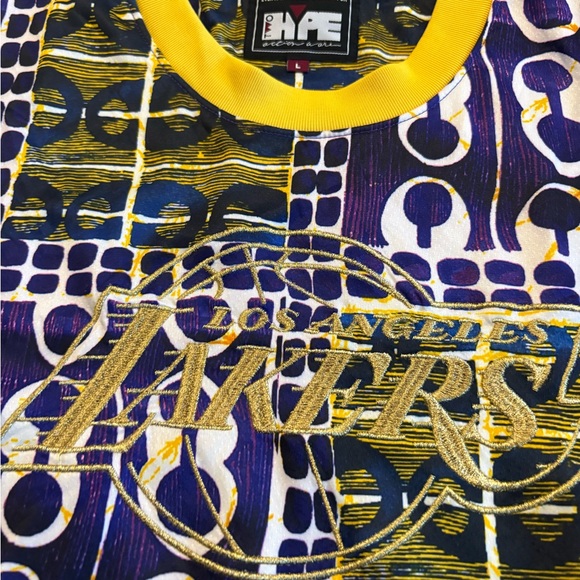 Hype Los Angeles Lakers Geometric purple and yellow tee - Men L - Picture 3 of 9